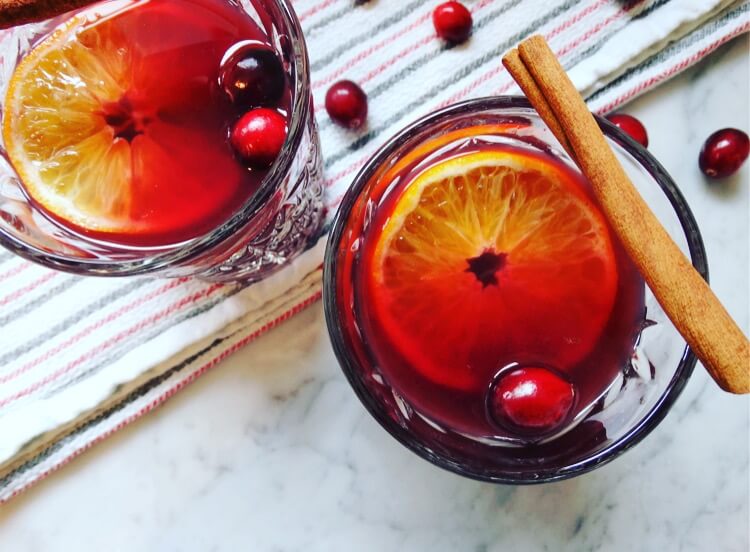 Cranberry mulled wine